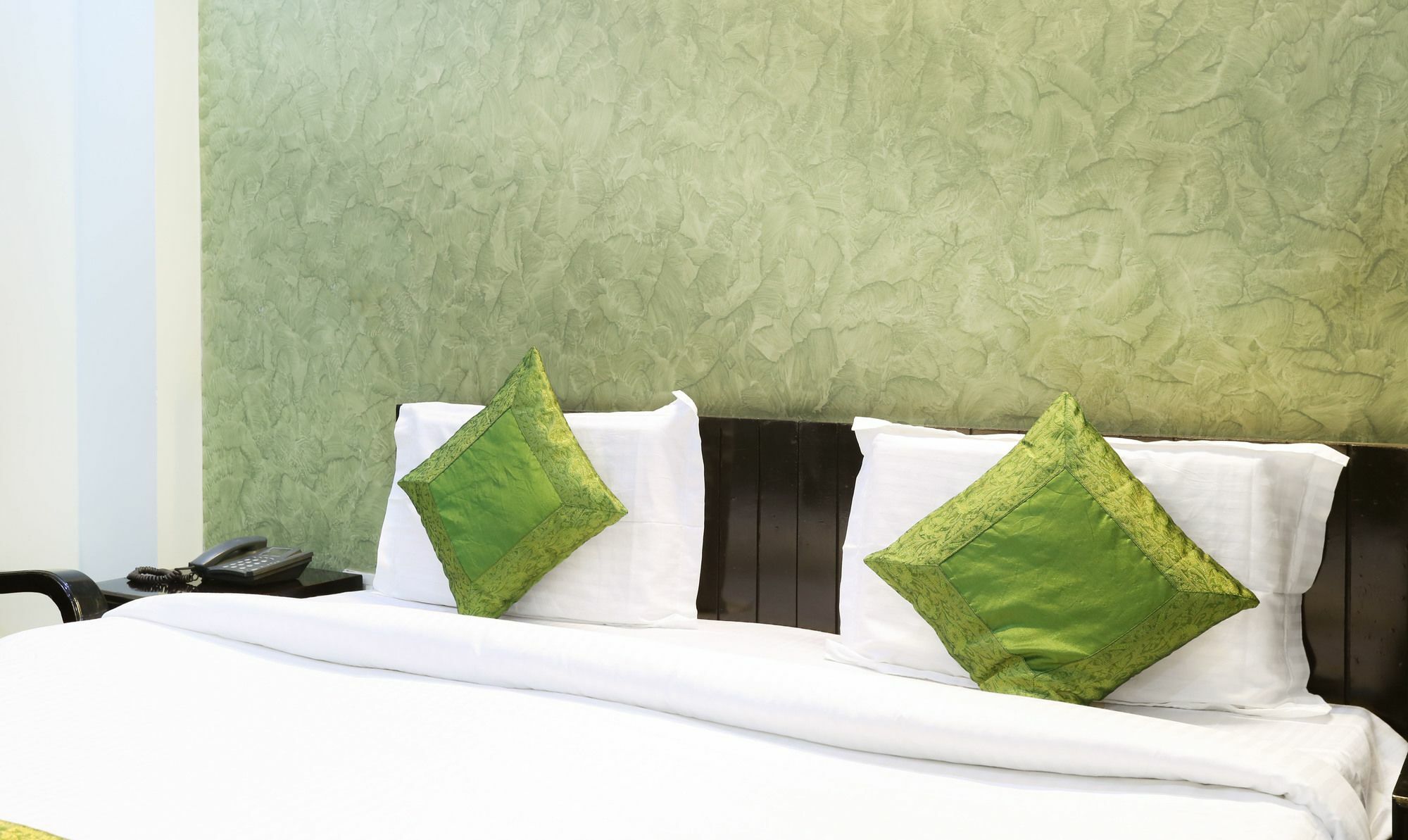 Royal Suites By Park Tree, Kasauli Kültér fotó